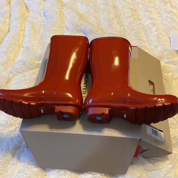 - Like new Military Red Hunter boots. Excellent condition! Only Worn once. - Picture 5 of 8